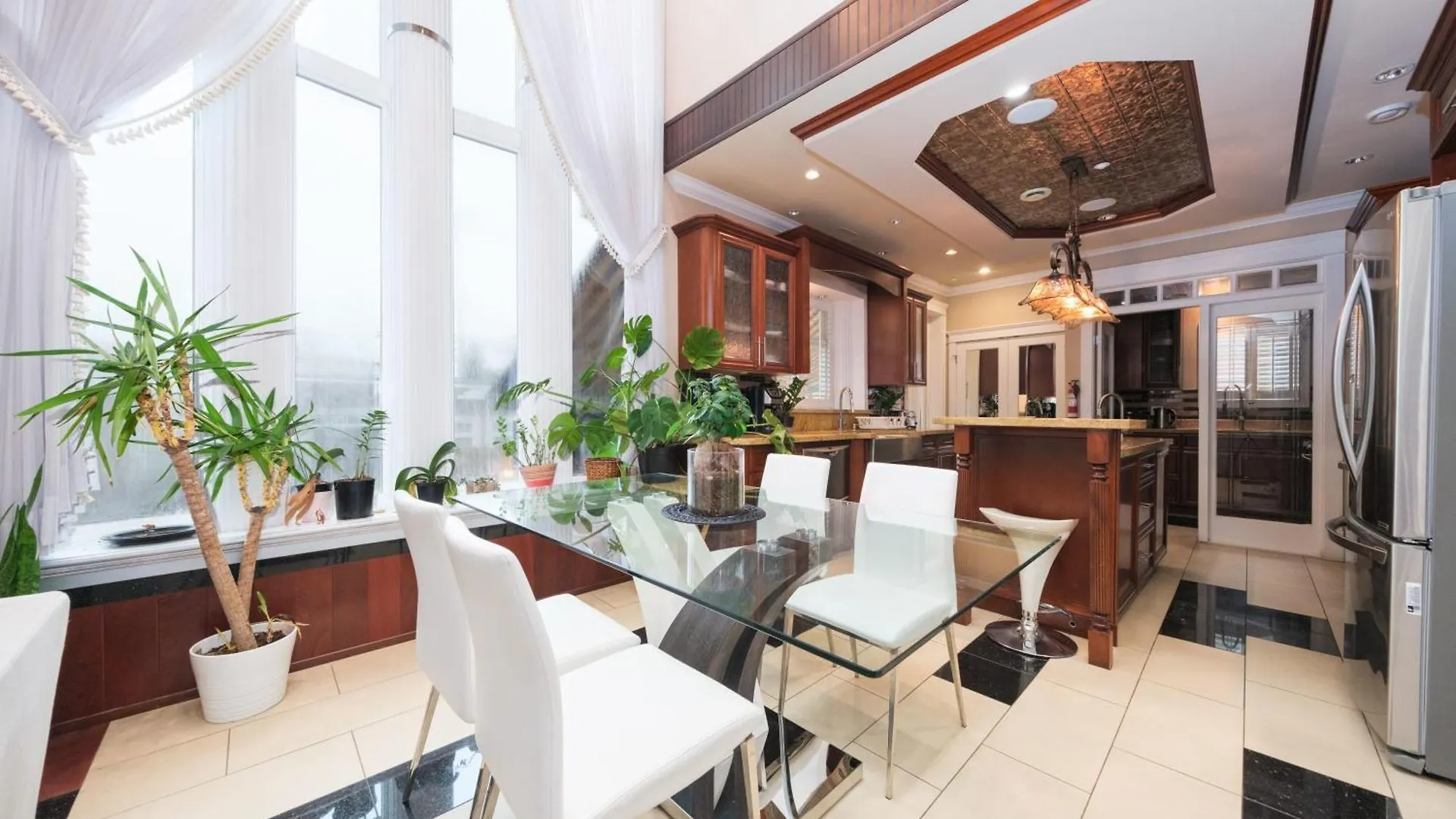 Luxurious 8-Bedroom Villa In Central Vancouver Canada