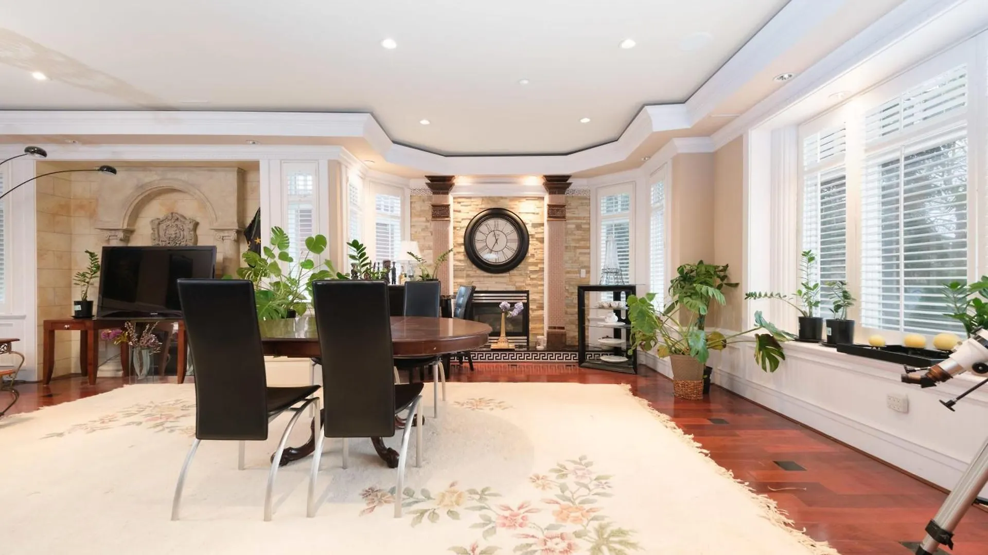 Holiday home Luxurious 8-Bedroom Villa In Central Vancouver